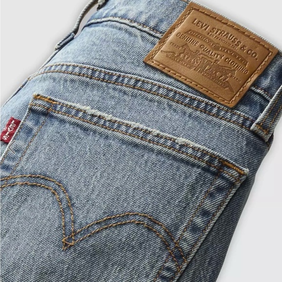 Levi's Women's Wedgie Straight High-Rise Premium Quality Jeans, 27x28 - Picture 4 of 6